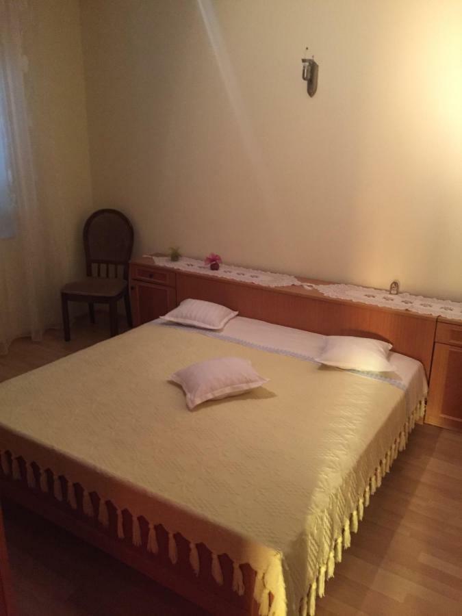 Apartman Frane 6+2 Brodarica  Kültér fotó